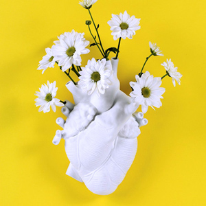Vase Love In Bloom
